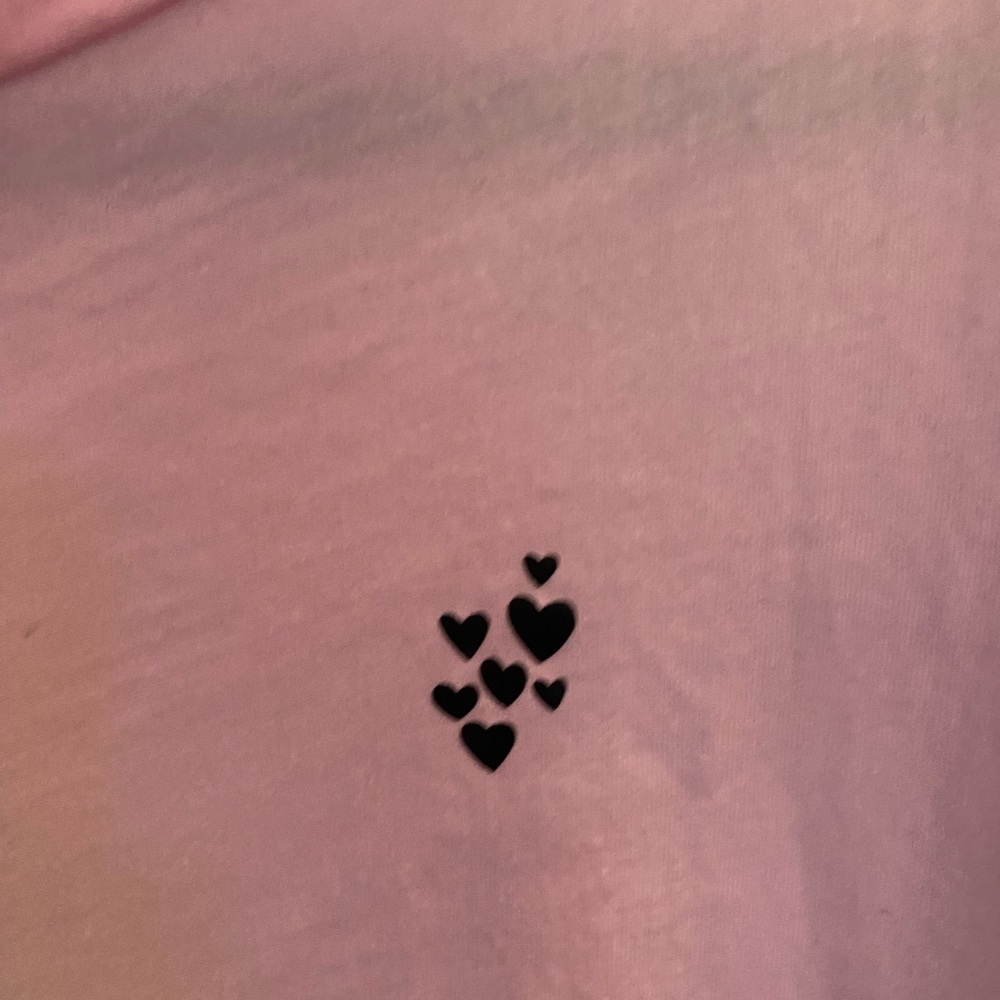 Victoria’s Secret  Short Sleeve Women's Lounge T with heart detail - Picture 2 of 6